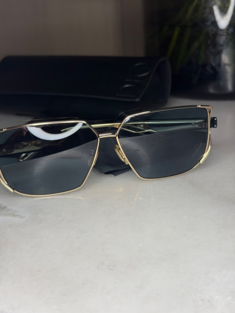 Authentic Dior Unisex Sunglasses with Leather Case - Picture 3 of 5